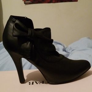 Leather Bow Booties